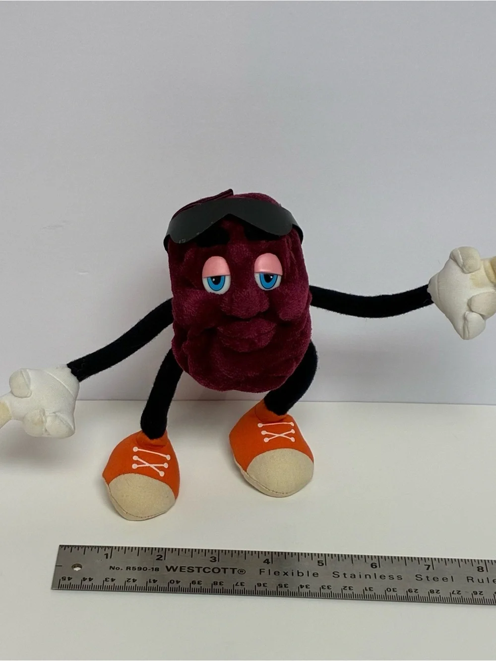 Hardee's Vintage Plush Figure California Raisins 7.5